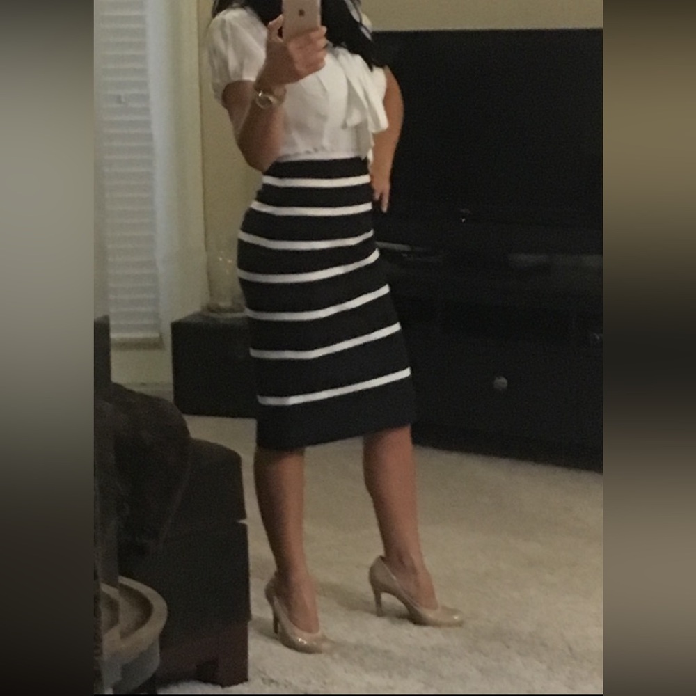 Banana Republic Classic Navy and Cream Striped high waisted Pencil Skirt